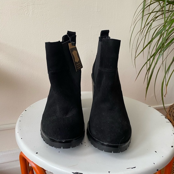 NWT Crevo Black Ankle Heeled Booties Size 7.5 - Picture 4 of 9